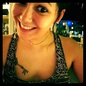 Meet your Posher, Candace